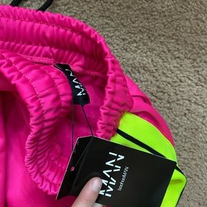 Medium Boohoo sweatpants that are part of a jumpsuit. Never worn before!